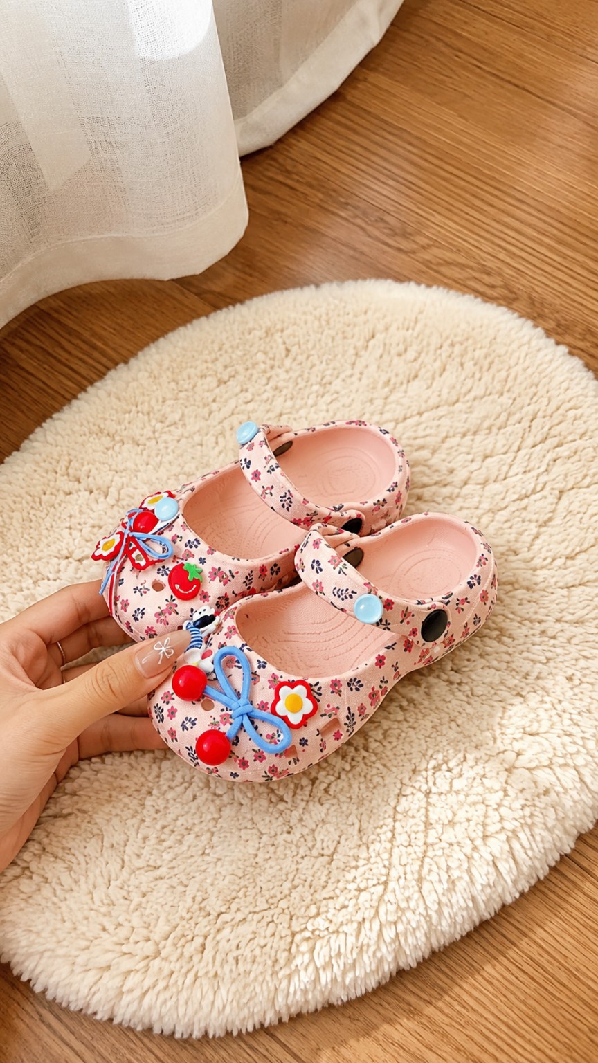 Faceless kids footwear product sample